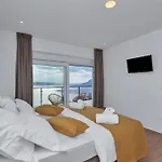 Skyview Mit Infinitypool Und Panorama Meerblick * Brela