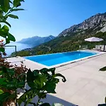 Skyview Mit Infinitypool Und Panorama Meerblick Villa Brela