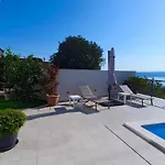 Skyview Mit Infinitypool Und Panorama Meerblick Villa *