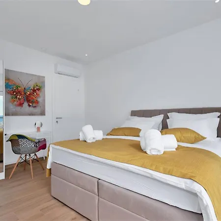 Skyview Mit Infinitypool Und Panorama Meerblick Brela