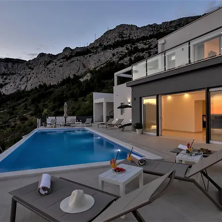 Skyview Mit Infinitypool Und Panorama Meerblick Brela