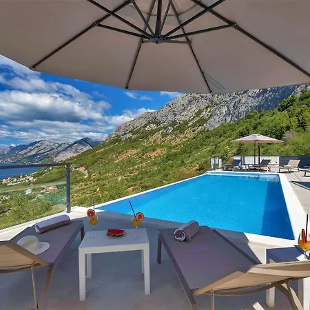 فيلة Skyview Mit Infinitypool Und Panorama Meerblick بريلا