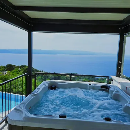 فيلة Skyview Mit Infinitypool Und Panorama Meerblick بريلا
