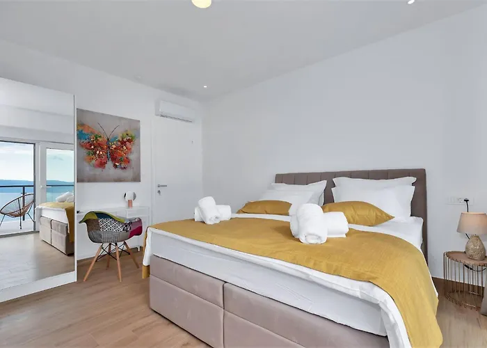 Skyview Mit Infinitypool Und Panorama Meerblick بريلا